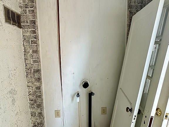 3rd image of 11 Cleveland Ave