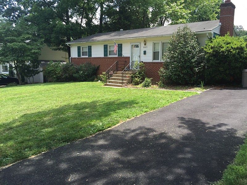 2nd image of 6607 Rockmont Ct