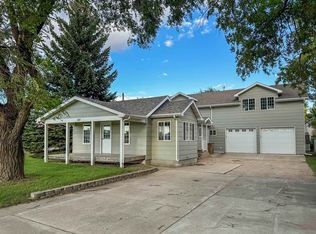 809 37th St SE, Minot, ND 58701