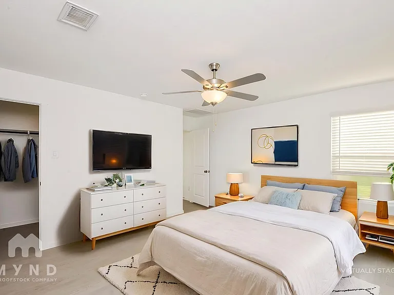 2716 Mistwood Dr — Photo 4