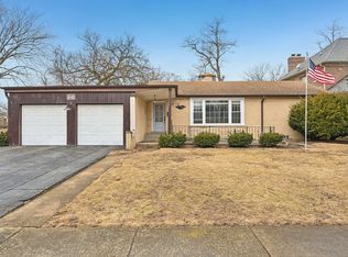 708 S Home Ave, Park Ridge, IL 60068