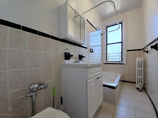 Rented by Hillel Realty Group | media 4