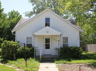 105 W South St, Thawville, IL 60968