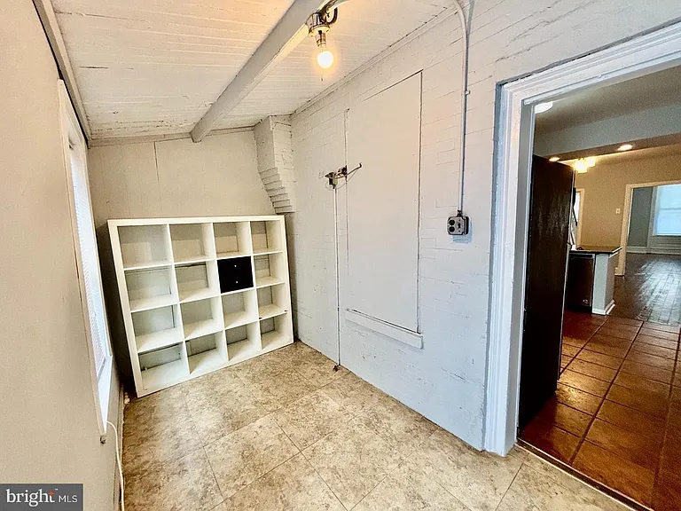 2503 Carpenter St — Photo 18