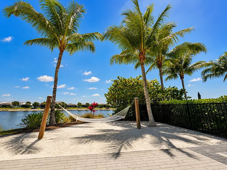 9028 Mayreau Way — Photo 47