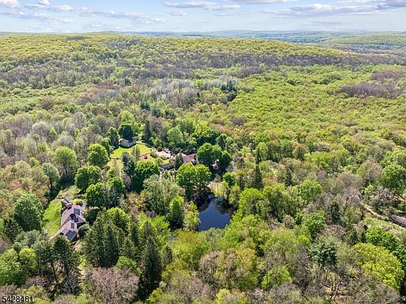 3rd image of 396 Berkshire Valley Rd