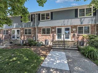 104 Hooper Rd #104, Dedham, MA 02026