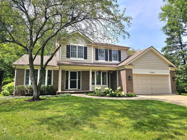 1305 Dancer Ct, Libertyville, IL 60048