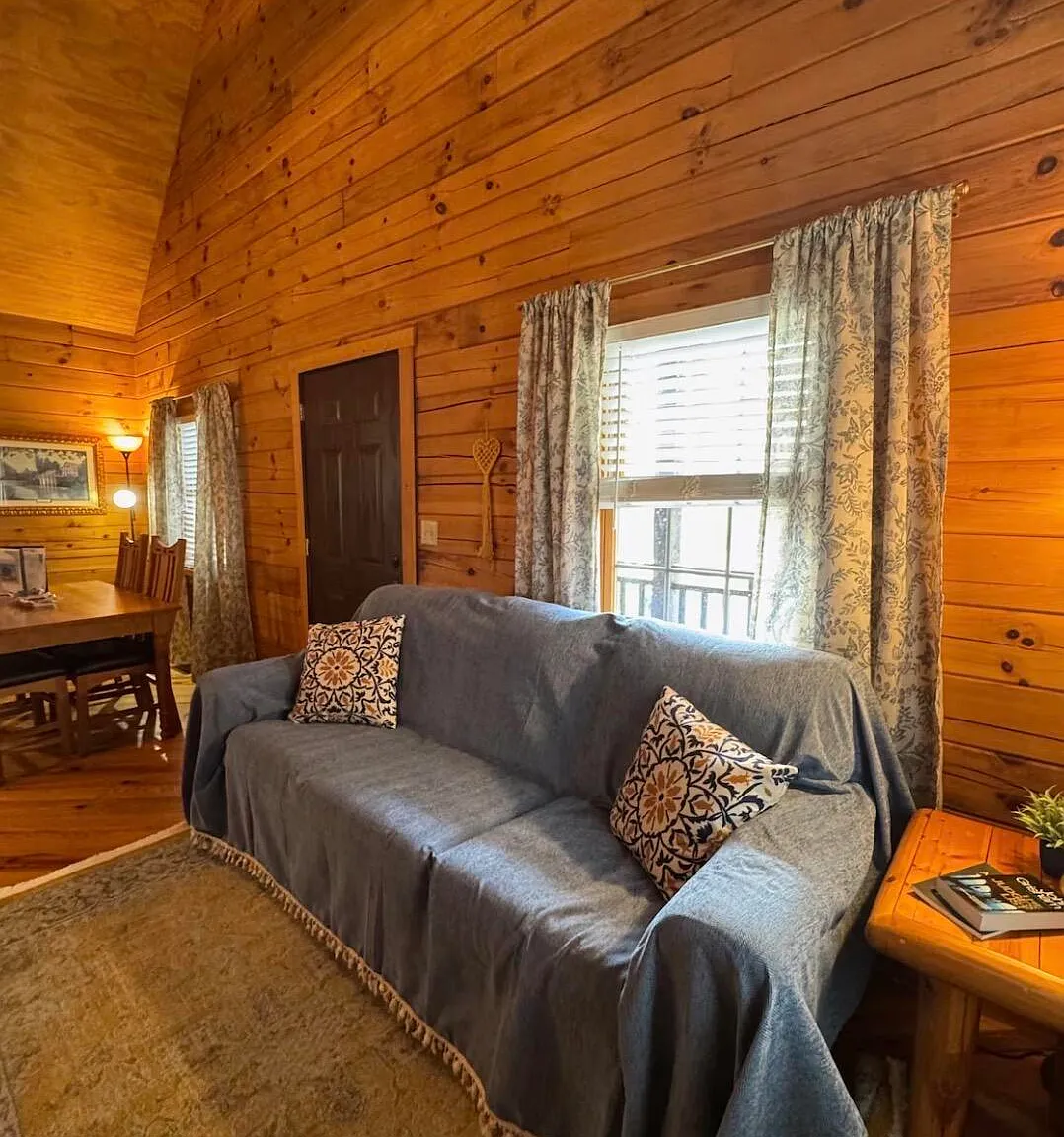 2 bed, 1.0 bath, 660 sqft, $1,800 — Photo 1