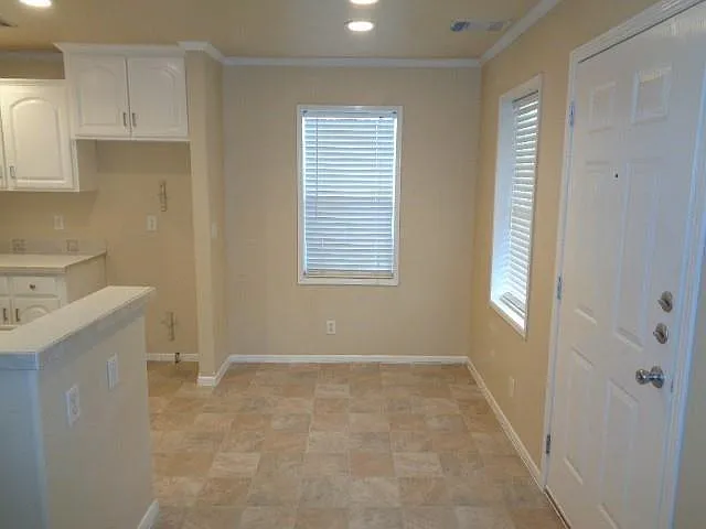 10002 Sugarvine Ln — Photo 4
