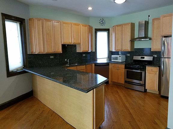 4th image of 2640 N Lawndale Ave