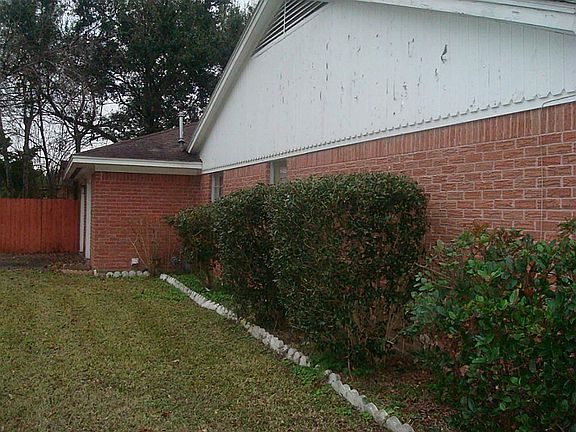 4th image of 1520 W Blum St