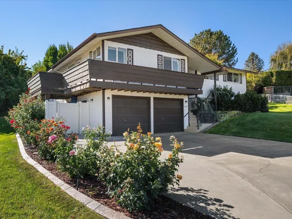 4243 King Dr, West Richland, WA 99353
