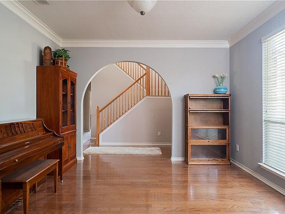 5th image of 1300 Woodmoor Dr