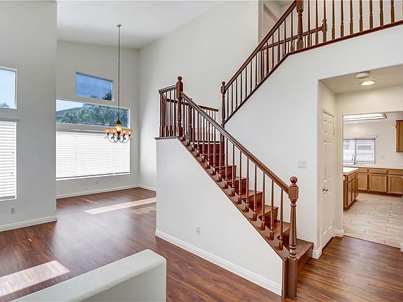 2nd image of 624 Linden Cir