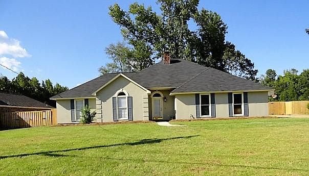 1st image of 481 Lakeover Dr W
