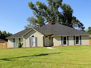 481 Lakeover Dr W, Columbus, MS 39702