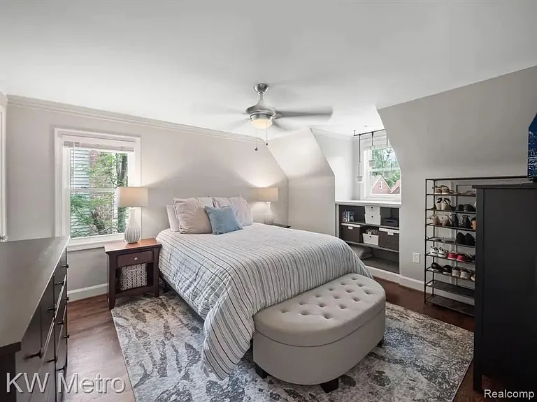 21530 Olmstead St — Photo 12