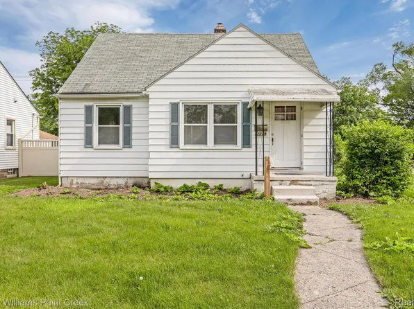 32218 Carlisle Pkwy, Wayne, MI 48184