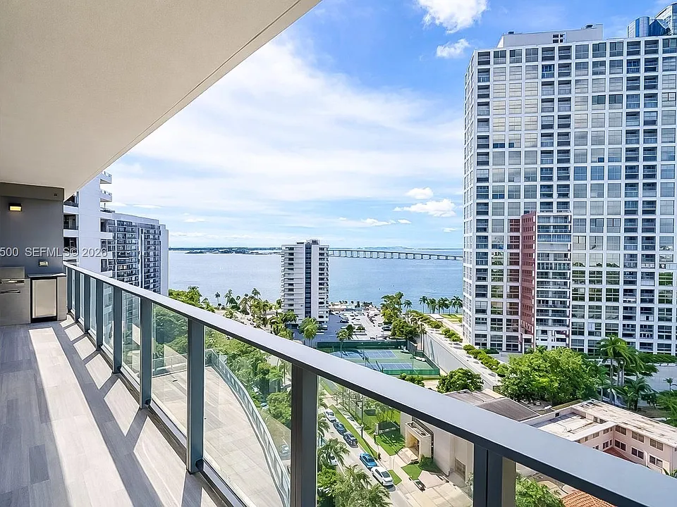 1451 Brickell Ave #1404