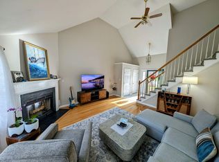 4 Pondview Dr #A, Sutton, MA 01590