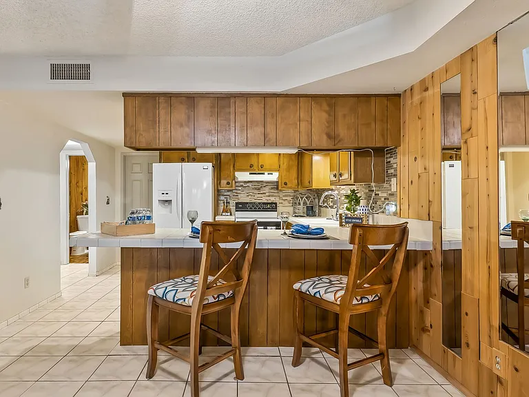 2687 Country Club Dr — Photo 8
