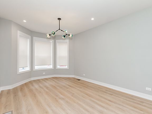 5th image of 716 S Laflin St APT 1F