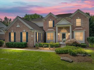 1700 Covington Woods Ln, Lake Orion, MI 48360