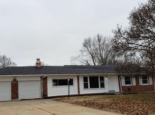 10918 Saint Boniface Ln, Saint Ann, MO 63074