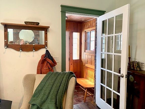 5th image of 406 N Rowe St