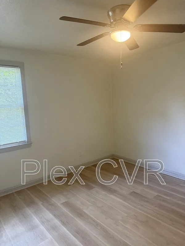 2 bed, 1.0 bath, 942 sqft, $925 — Photo 3