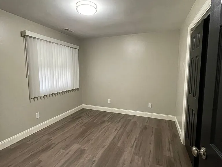 5513 Gondolier Dr — Photo 16