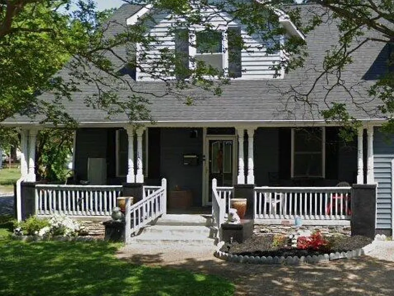 1028 Albert Ave — Photo 1
