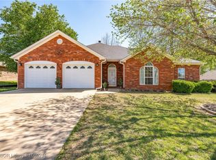 2710 E King Ave, Sallisaw, OK 74955