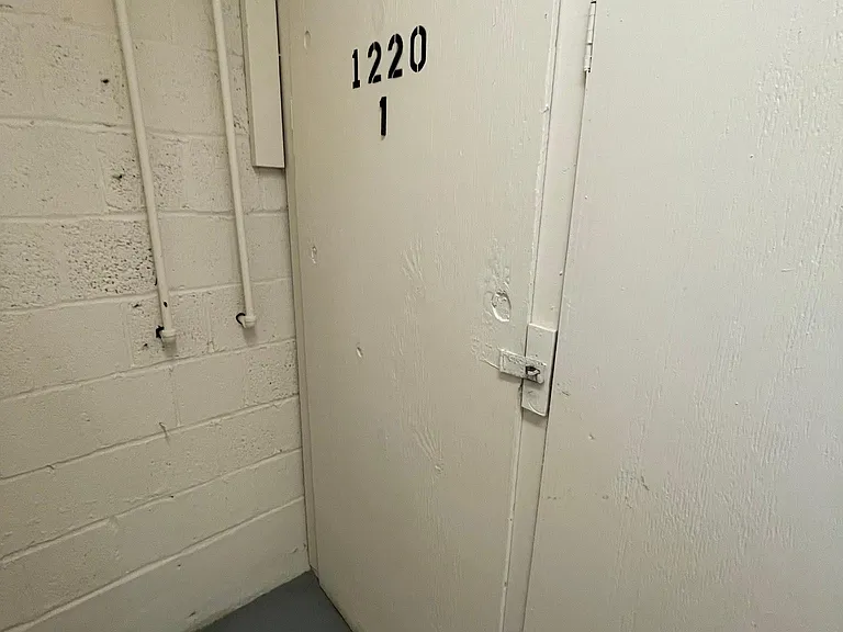 Unit Storage Locker