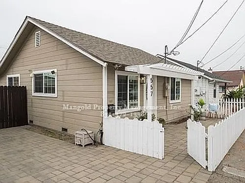 557 Robinson St Photo 1