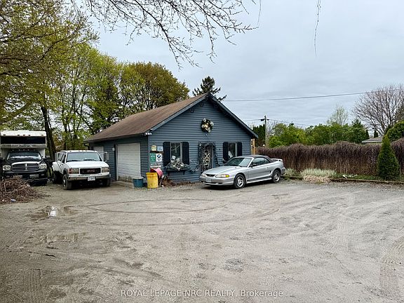 3rd image of 6490 Thorold Stone Rd