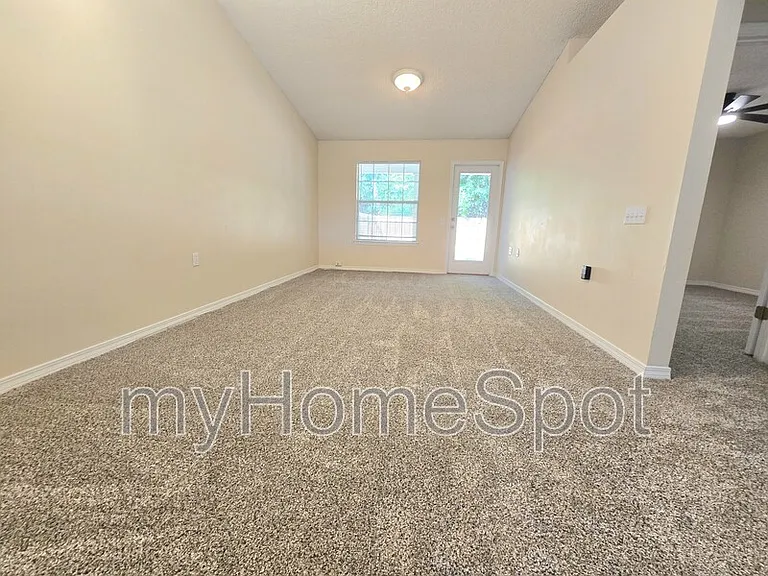 9580 Cobblebrook Dr — Photo 2
