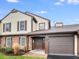 2115 Lancaster Cir APT 102D, Naperville, IL 60565