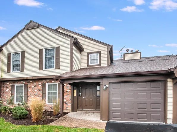 2115 Lancaster Cir APT 102D, Naperville, IL 60565
