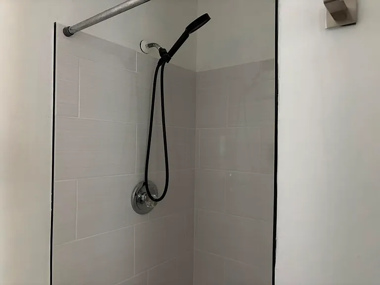 635 Biltmore Dr — Photo 15