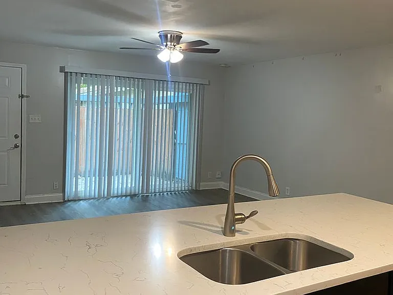 Villas At Alamo Heights — Photo 4