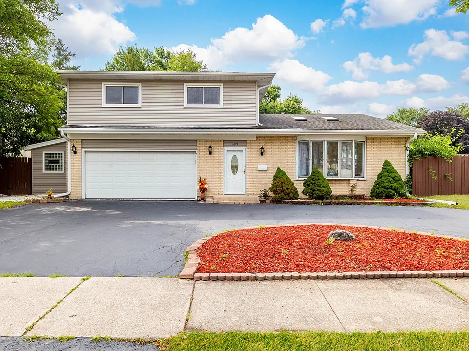 409 Hillcrest Ln