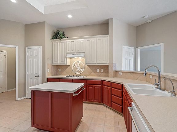 5th image of 3521 Amador Dr