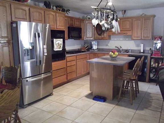 3rd image of 1101 Carnation Ave