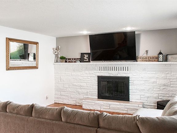 3rd image of 6921 W Willamette Ave