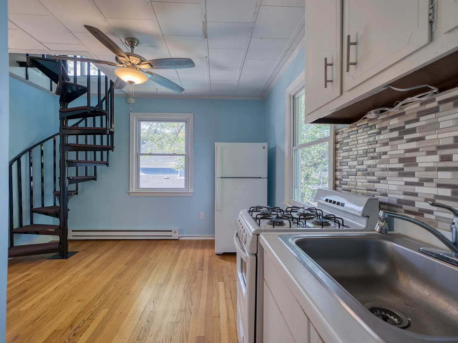 5 Snyder Ave — Photo 1
