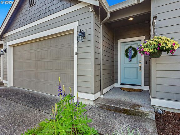 4th image of 1119 NE 11th Ave