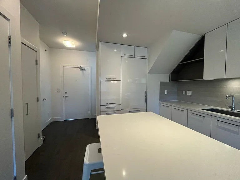 1628 W 4th Ave #409 — Photo 3