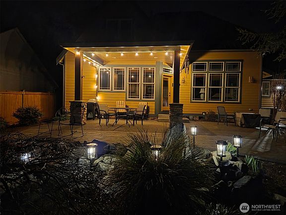 4th image of 2248 29th Court NW